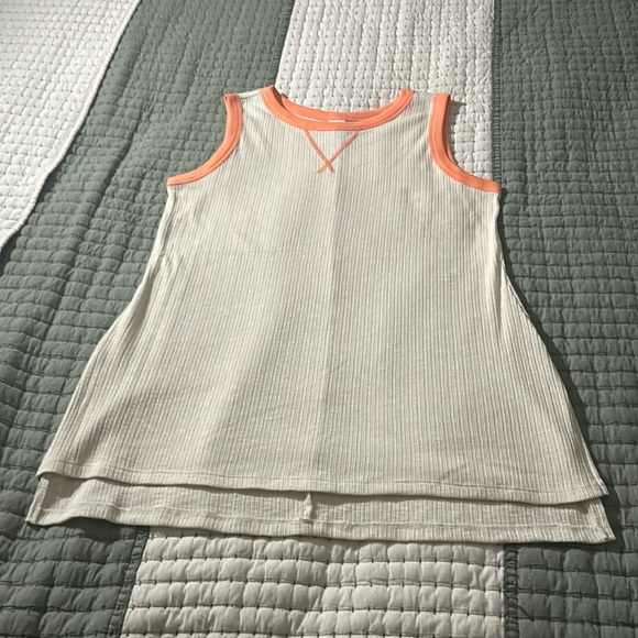 LIVI Crew-Neck Rib Tank - Picture 1 of 7